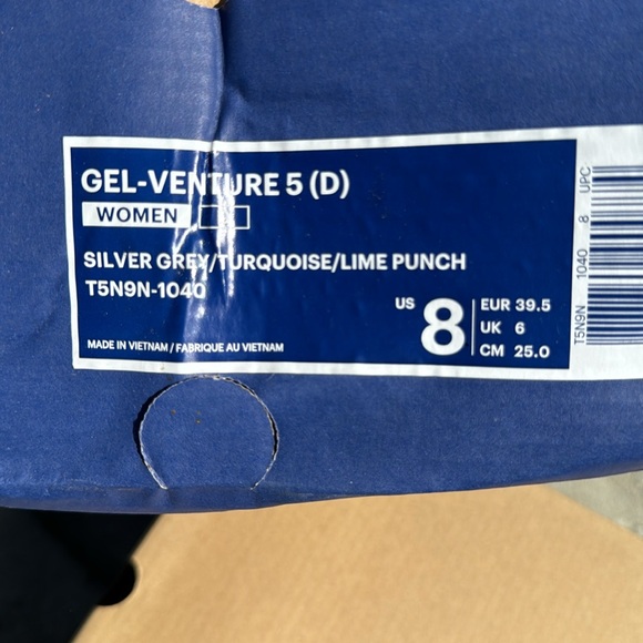 ASICS Sz 8 Running Tennies - Picture 5 of 5